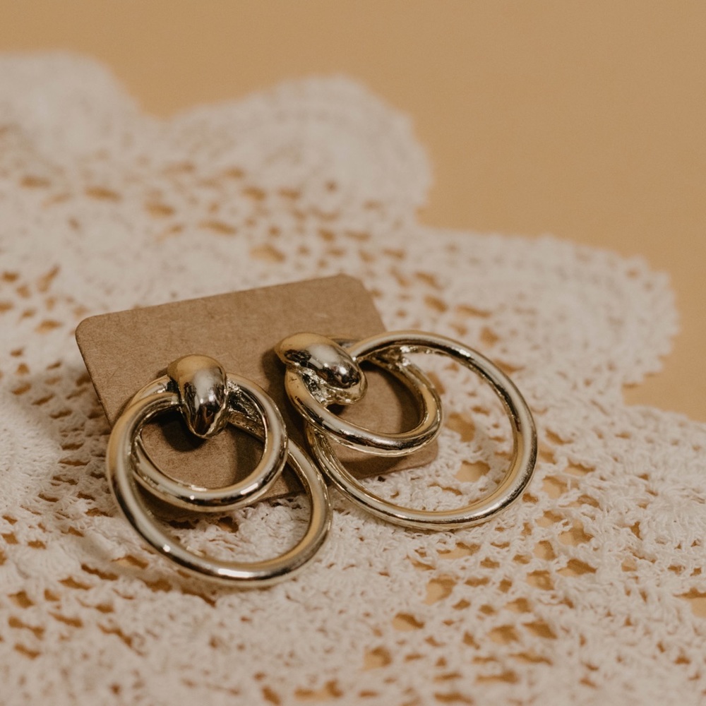 Vintage gold hoop dangle earrings